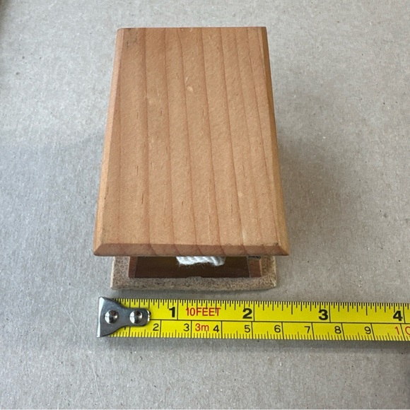 Small Wood Box "Treasure from Nova Scotia" Signed W. DeWolfe - Picture 7 of 10